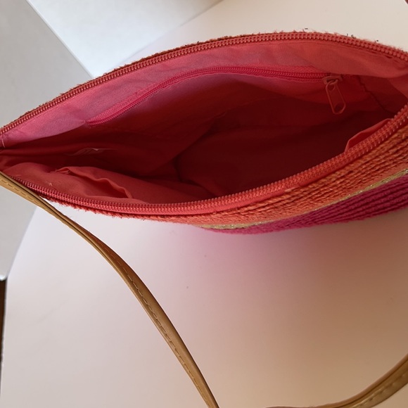 Straw handbag natural with pink and Orange straw. - Picture 3 of 4